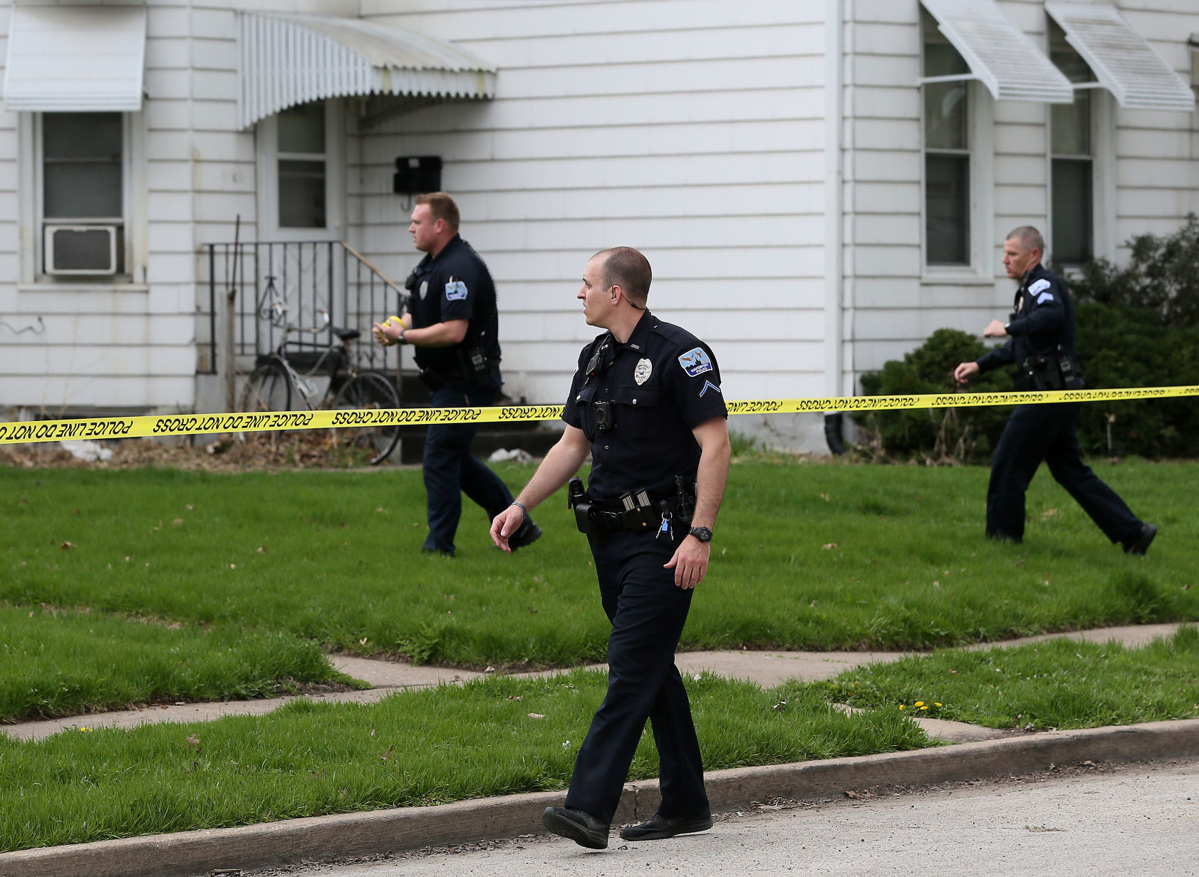 042519-qct-officer-shot-009